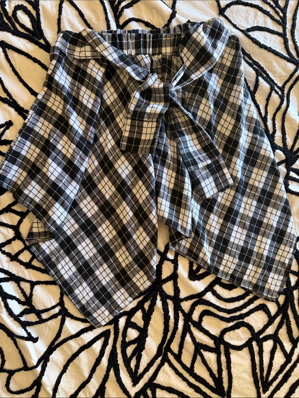 Plaid Handkerchief hem Skirt in Black and White. Size L NWT